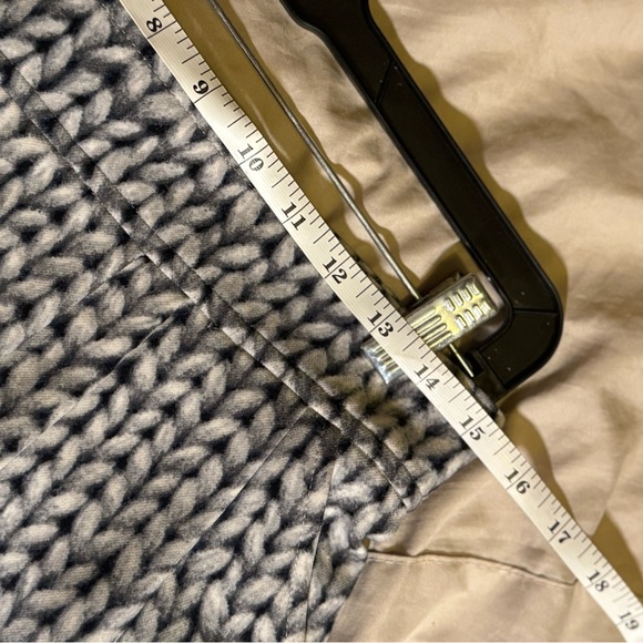 Banana Republic Black and White Patterned Skort - Picture 9 of 11